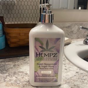 New! Hempz Lotion